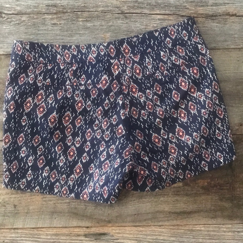 British Khaki Navy and Pink Ikat Short Size 4 - Picture 3 of 6